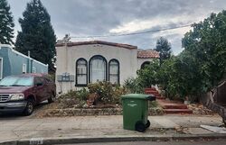 Pre-foreclosure in  EVELYN AVE Albany, CA 94706