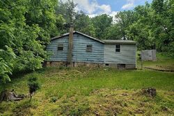 Pre-foreclosure in  Hopkins Rd Pearisburg, VA 24134