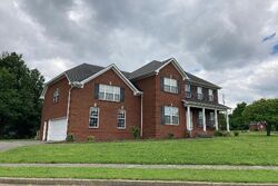 Pre-foreclosure in  Clairmonte Ln Hendersonville, TN 37075