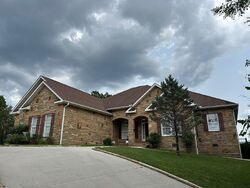 Pre-foreclosure in  Wind Song Trl Crossville, TN 38555