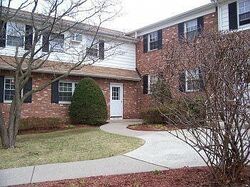 Pre-foreclosure in  Parkside Dr Suffern, NY 10901