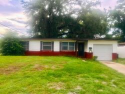  Yvonne Ln, Jacksonville FL