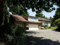 Pre-foreclosure in  VALLEY VIEW RD York, PA 17403