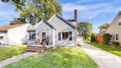 Pre-foreclosure in  Kellogg St Green Bay, WI 54303