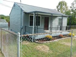 Pre-foreclosure in  7th Ave Parkersburg, WV 26101