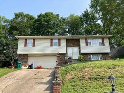 Pre-foreclosure in  Spruce Ln Poca, WV 25159