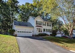 Pre-foreclosure in  Woodland View Dr Fredericksburg, VA 22407