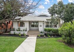 Pre-foreclosure in  Kayton Ave San Antonio, TX 78210