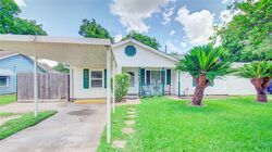 Pre-foreclosure in  Dipping Ln Houston, TX 77076