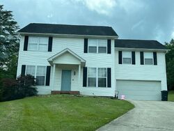 Pre-foreclosure in  Finchwood Ln Knoxville, TN 37924