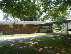 Pre-foreclosure in  Hunters Point Pike Lebanon, TN 37087