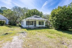 Pre-foreclosure in  Overton Crossing St Memphis, TN 38127
