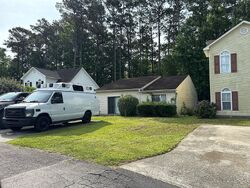 Pre-foreclosure in  Pinebrook Cir Little River, SC 29566