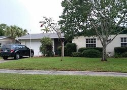 Pre-foreclosure in  Colewood Pl Sarasota, FL 34232