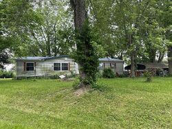 Pre-foreclosure in  S Richard Ave Marissa, IL 62257