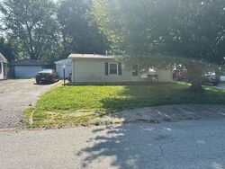 Pre-foreclosure in  Saint Thomas Ln East Saint Louis, IL 62206
