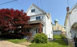 Pre-foreclosure in  8th St Donora, PA 15033