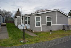 Pre-foreclosure in  June St Hood River, OR 97031