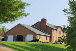 Pre-foreclosure in  Manchester Dr Zanesville, OH 43701