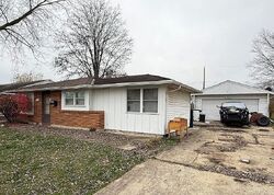 Pre-foreclosure in  E Carpenter Dr New Carlisle, OH 45344