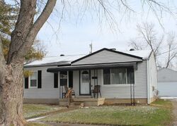 Pre-foreclosure in  Biscayne Dr Hamilton, OH 45013