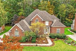 Pre-foreclosure in  Chase Dr Novi, MI 48375