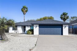 Pre-foreclosure in  Longboat Dr Corpus Christi, TX 78418