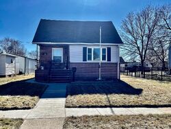 Pre-foreclosure in  11th St Gothenburg, NE 69138