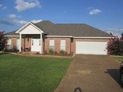 Pre-foreclosure in  HOLMAR DR Brandon, MS 39047