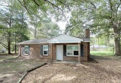 Pre-foreclosure in  Lowry Cir West Point, MS 39773