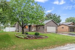 Pre-foreclosure in  Quentin Ave S Savage, MN 55378
