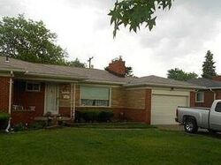  Santa Ana Dr, Warren MI