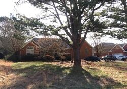 Pre-foreclosure in  Raccoon Trce Huntsville, AL 35806