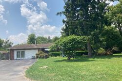 Pre-foreclosure in  Deline Dr Toledo, OH 43615