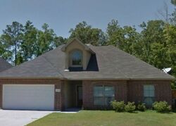 Pre-foreclosure in  Avoyelles Ave Denham Springs, LA 70726