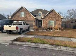 Pre-foreclosure in  Waterloo Dr Baton Rouge, LA 70817