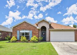 Pre-foreclosure in  Waterford Ct Denham Springs, LA 70726