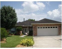 Pre-foreclosure in  Oak Shadow Ct La Place, LA 70068