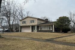 Pre-foreclosure in  Heather Hill Cres Flossmoor, IL 60422