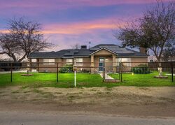 Pre-foreclosure in  Riverside St Shafter, CA 93263