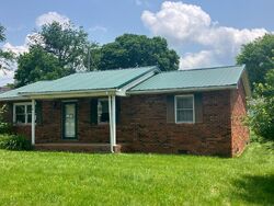 Pre-foreclosure Listing in E WAUGH RD OLIVE HILL, KY 41164