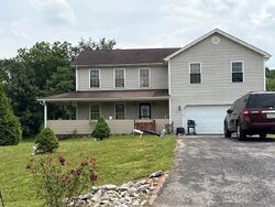 Pre-foreclosure in  Infantry Ct Vine Grove, KY 40175