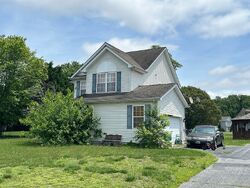 Pre-foreclosure in  Yellow Wood Dr Harrington, DE 19952
