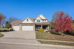  Peach Tree Ln, Dubuque IA