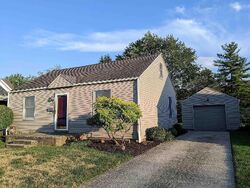 Pre-foreclosure in  E Wiley Ave Bluffton, IN 46714