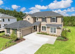 Pre-foreclosure in  Paddle Creek Dr Green Cove Springs, FL 32043