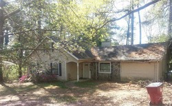 Pre-foreclosure in  DIPLOMAT DR Riverdale, GA 30296