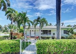 Pre-foreclosure in  Hollywood Blvd Hollywood, FL 33019