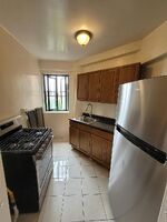 Pre-foreclosure in  Metropolitan Oval Bronx, NY 10462