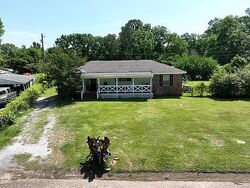 Pre-foreclosure in  Dale Ln Childersburg, AL 35044